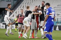 开云体育官网-意甲争冠战尤文图斯2-1击败那不勒斯