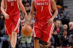 开云体育在线-猛龙失去连胜，洛瑞重伤成队最大隐忧