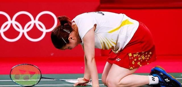 日本队完胜中国队，黄鸭组合点燃赛场的简单介绍